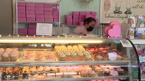 Cupcake store spreads love with thoughtfully decorated desserts