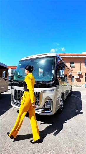 9K views · 251 reactions | Built right from the chassis all the way up to a beautiful luxurious special VIP vehicle - say hello to the HongQi Guoyue! | Auto Sledge | Facebook