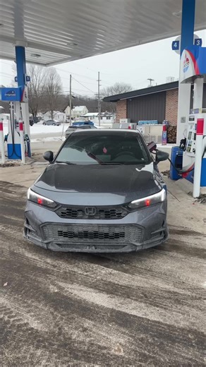 She’s a lil thirsty #hondacivic #moddedcars #carsoftiktok #2025hondacivic #hondahatchling
