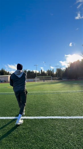 Kevin Thomson on Instagram: "A little pre-session target practice #quarterback #football"