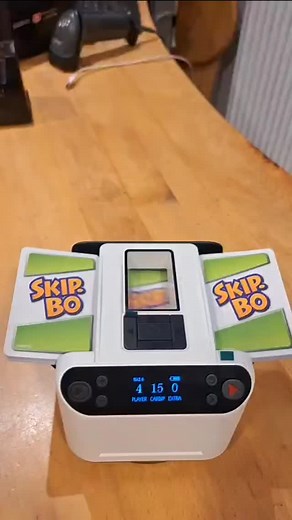 1.2K views · 911 reactions | Eindelijk een kaartschudder en deler die werkt voor Skip-Bo kaarten. (Ze passen er niet in 1x allemaal in, dus je moet in 2x schudden. ) | Wirwar Spellen en Puzzels | Facebook