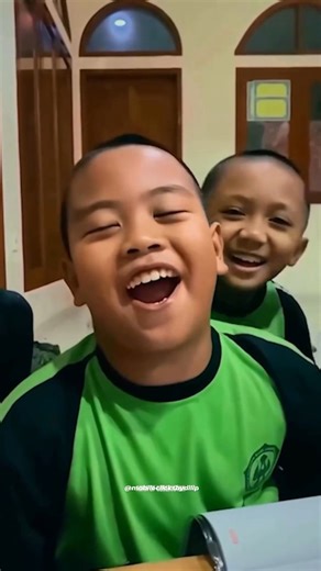 𝗗𝗶𝗹𝗶𝗽 𝗣𝗮𝗹𝗶𝘄𝗮𝗹 | Mobile Photography on Instagram: "Wait for the beat drop 🎶📸 Every frame = mobile magic ✨ Want tutorial? Follow me @mobileclicksbydilip and DM this Reel for tutorial 🔥 [Tutorial, CapCut Edit, Photography, Hook, Nature, Mobile Photography, Wait for it, Viral, Trending, Shot on OPPO] #tutorial #hook #photography #viralreels #trending"