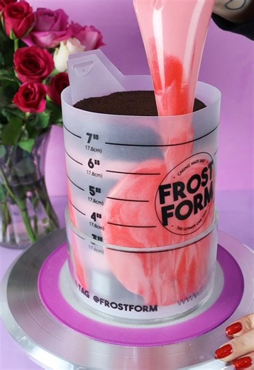 Everything she wants for Valentines Day all in one cake 🤭❤️ To make marbled ganache or buttercream, alternate colors in the piping bag before piping into your Frost Form 🤗 Order Frost Form worldwide on www.frostform.com