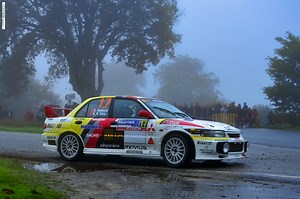 A dupla Rui Madeira / Nuno Rodrigues da Silva voltou a mostrar grande ritmo no Fafe Historic Rally, mantendo-se sempre entre os mais fortes até à desistência forçada pelo diferencial do Evo III. | VMotores