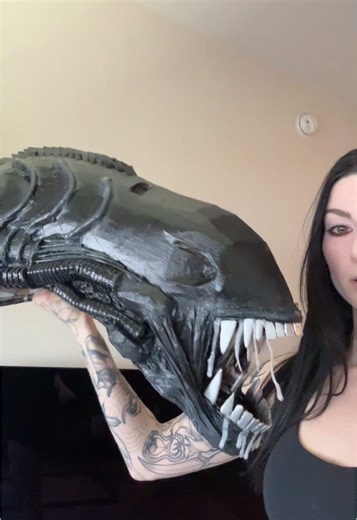 Stunning Xenomorph Cosplay Craft Project