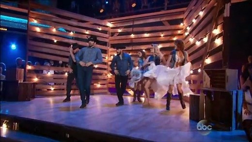 Nyle DiMarco & Peta Murgatroyd - Quickstep - Finale