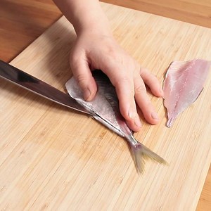 アジの三枚おろし 作り方・レシピ | クラシル