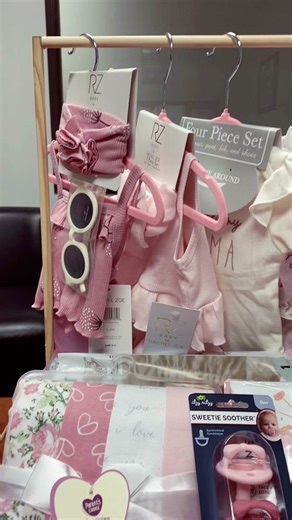 The gift basket i created for co-worker got me having baby fever 😍 #babyshower #giftbasket #babygirl #coworker #diy