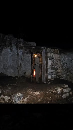 Outdoor Legend on Instagram: "Building a Bushcraft Shelter Alone in the Deep Wilderness 🌲🏕️#bushcraft #bushcraftshelter #survivalskills #wildernessliving #primitivecraft offgridliving"