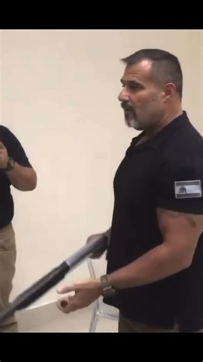 José Félix Ramajo on Instagram: "Como introducir un cartucho del 12 de urgencia, por cierto el arma lleva un totav de interrupción interna del cañón 😉"