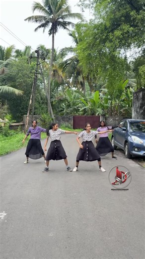 Ishaas Danz | Nethiyila pottu vachu 🔥#paruthiveeran #karthi #dance #idc #trendingdance #kuthusongs #public #viralvideos❣️ | Instagram