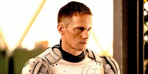 Murderbot Review: I Already Want More Seasons Of Alexander Skarsgård's Thoroughly Engaging & Hilarious Apple TV  Sci-Fi