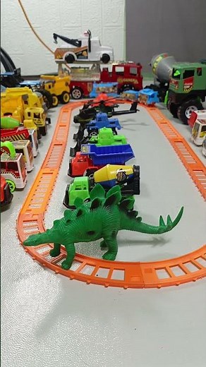 Animals on the Track! Toy Train Can’t Stop!