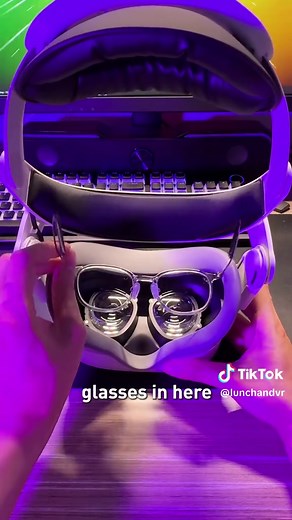 Wearing Glasses with Meta Quest 3S: What You Need to Know