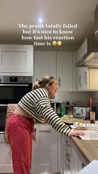 Boyfriend Reaction Test: Pretend Choking Prank