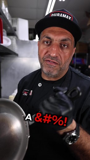 This is how to properly use stainless steel pans. #stainlesssteel #cheftips