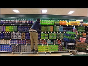 Pepsi Working a New Store