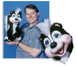 Skunk Puppets | Axtell Expressions