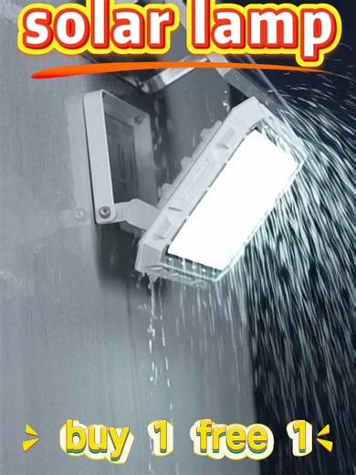 solar lamp Buy 1 Free 1！#solarlamp #solarlight #floodlight #Ramadan #tiktokshop #solarlights #lamp #light #solar #lampusolar #Evershinelight #fyp #buy1take1