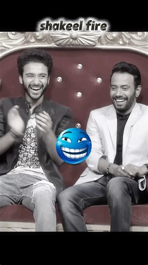 कॉकरोच उल्टा हो गया 🤣🤣￼#shorts #youtubeshorts