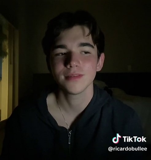Aprender a Dejar Ir: Poemas de Amistad en Inglés y Español