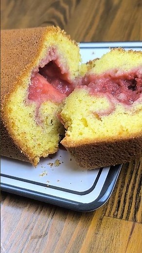 🍓 Strawberry Filled Cake Recipe #strawberry #cake #strawberrycake