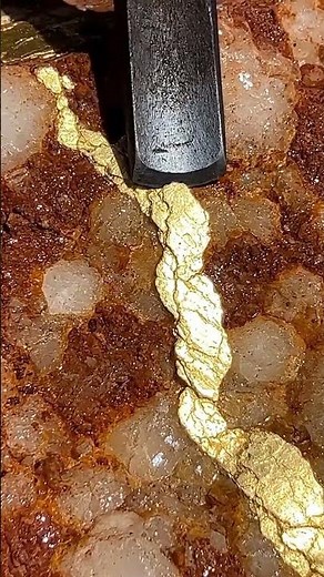 Amazing Gold Quartz 😳😳 #GoldRush #Quatz #Fyp #Viral #Explore #Lifestyle