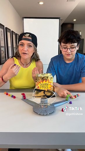 Send the Little Aliens Home Game: Mystery Prizes and Alien Fun