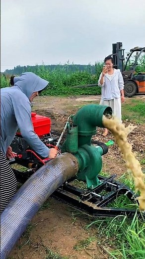 Manual Water Pump Power Test | How Hand Pressure Pumps Work 💧💪 #Shorts