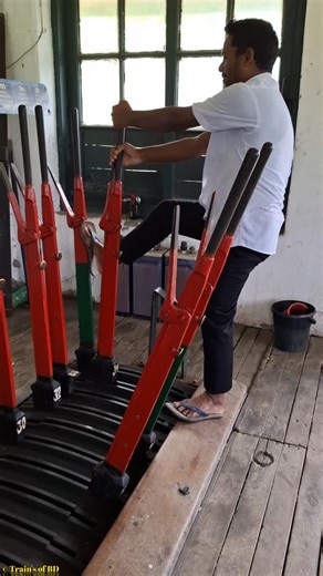 Trains of BD on Instagram: "Signal given from cabin room. #shorts #ytshorts #cabin #signal #semaphore #arm"