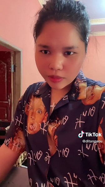 Berikan Ponsel Baru yang Istimewa untuk ADEKTA