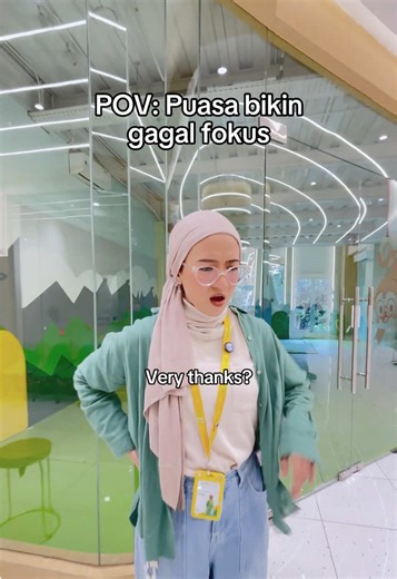 Udah puasa buru-buru jemput anak, yang masuk telinga jadi cuma lewat ya Moms 😂😂 #teacherlife #mispronouncingwords #thanksyou #puasa