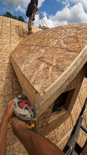 Construyendo un dormer 📐🔨👷‍♂️ #construction #dormer #techos #Connecticut #OSB #framing #arte #casa #dormer | ÉL PANA rabbit Framing
