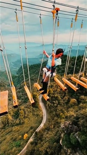 China की तीन सबसे खतरनाक जगहों #facts #factoholic #bhudhahand #Stairs to heaven #Glass buttom bridge