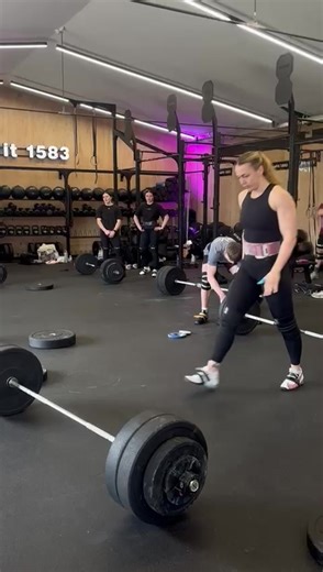 100kg at bf3 training camp today 🙌🏼 #strong #crossfit #training #fyp #hangclean
