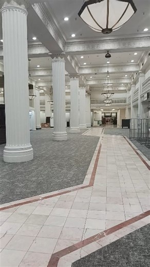 The final 5:30 performance of the Wanamaker Organ starts in 10 mins. The King of Organs will be playing all day Saturday #philly #philadelphia #macys #closing #breaking #hereweare | The Philly Captain