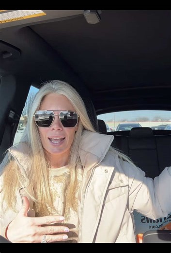 Guys! I have some news. I found the most perfect vase! I THINK.