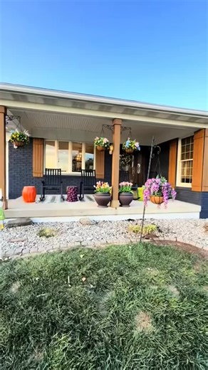 I love spooky season! This will be easy to transfer to just a fall porch too 🍁 🎃👻 #eggsandbunnies #fall #halloween #halloweendecor | Carrie Turner