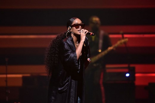 H.E.R. Sings Aaliyah, Eric Clapton, Adele and More in a Game of Song Association