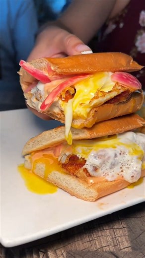 Tres Golpes, Dominican sandwich favorite