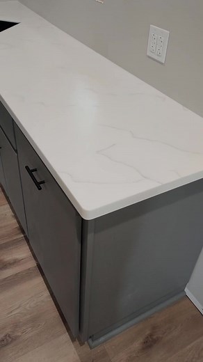 Check out this beautiful Wilsonart solid surface kitchen! What a fun project!#kitchen #solidsurface #countertop #solidsurfaces #solidsurfacedesign #kitchenremodel #wilsonart #