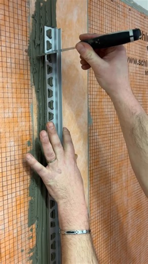 Schlüter-Systems France on Instagram: "✨ NOUVEAUTÉ ✨ Schlüter-LIN-AQUA — L’élégance au cœur de votre douche à l’italienne Faites le choix du design discret et créez une paroi de douche avec fixation invisible sans barre de renfort Avec le kit Schlüter®-LIN-AQUA, comprenant les profilés Schlüter-DECO-SG + une colle étanche + une paroi de douche verre trempé #douche #schluter #schlueter #schlutersystems #schluetersystems #carreleur #carrelage #tiling #tiler #tilingwork #decorationinterieur #décora