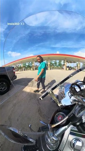 Probably my strangest interaction yet🤣🤦🏾‍♂️ #bikelife #ICN #icouldnever #florida