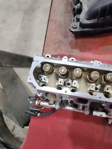 The process of rebuilding an engine. #cylinderhead #camshaft #chevy #mechanic #rebuild #enginejob