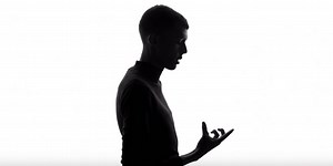 Stromae s'attaque au cancer dans son dernier clip