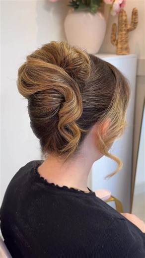 HUME Hair | Extensions & Pin-Up | Hartlepool on Instagram: "Bridal French twist but make it soft, sleek & undone 🤍✨ This is how I create a polished up-do that still has movement and face-framing pieces. Save this for bridal inspo & tutorials you’ll actually use 👰🏻‍♀️ Full product below ⬇️ @schwarzkopfprouk Osis thrill fibre gum & G Force Extra Strong Gel @kykhaircare @kykhair Powder @osmohair shine spray 👑Hair Extensions • Pin Ups • Bridal Hair 📍Hartlepool, North East 📸 Celebrity Campaign