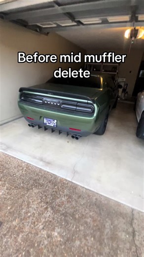 Mid muffler delete sound so good🥶 #midmufflerdelete #exhaustsound #loudexhaust #mopar #dodge