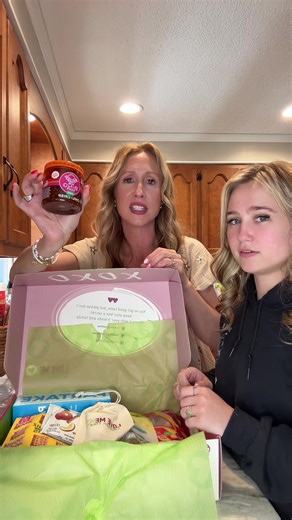 Love getting this #glutenfree surprise in the mail every month! It gives us the opportunity to try so many new foods. ✨ I linked the @lovemeglutenfree box in my bio. Make sure to use my DISCOUNT CODE: Jchelle36 ✨💕#celiacdisease #motherdaughter #cleaneating #grwm @MykelaL