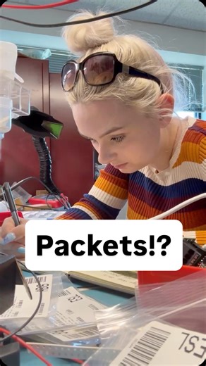 Nes on Instagram: "Ever heard someone blame their poor KDR on “packet loss”? Or have you ever just wondered how internet data gets around to quickly and efficiently? Here’s what I remember from my computer networking class! I’m sure I glossed over some interesting things, I’m also FAR from a networking expert. Feel free to comment some things that I missed! #Engineering #electronics #womenintech"