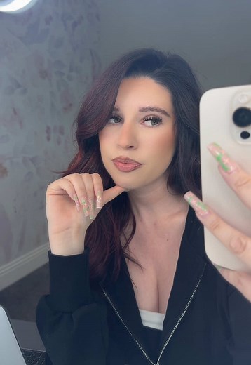 Kaelyn and FaZe Rug: A Glimpse into Their Relationship